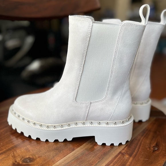 VINCE CAMUTO MILKY WHITE STUDDED MEENDEY PULL-ON BOOTS - Picture 8 of 16